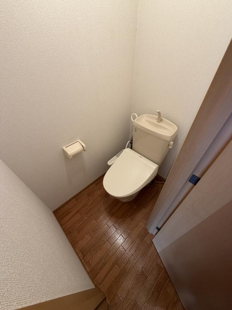 ＪＲ山陽本線 福山駅 徒歩38分 2階建 築27年のトイレ写真