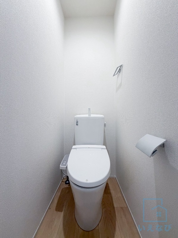 ＪＲおおさか東線 新加美駅 徒歩1分 5階建 築8年のトイレ写真