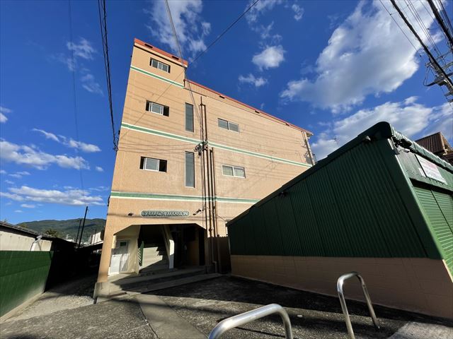 山田マンションの外観写真