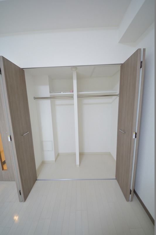 収納　フォーゼ安堂寺　クローゼット