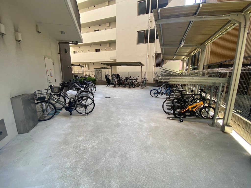 駐車場　駐車場
