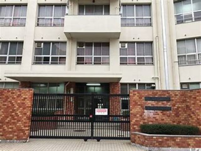 中学校　大阪市立長谷川中学校（中学校）まで1372m