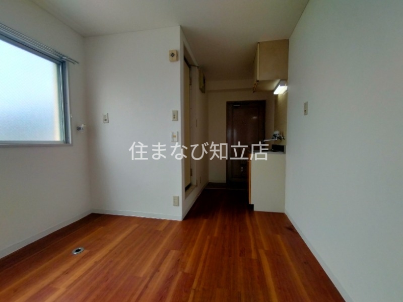 居室・リビング　同型別部屋写真