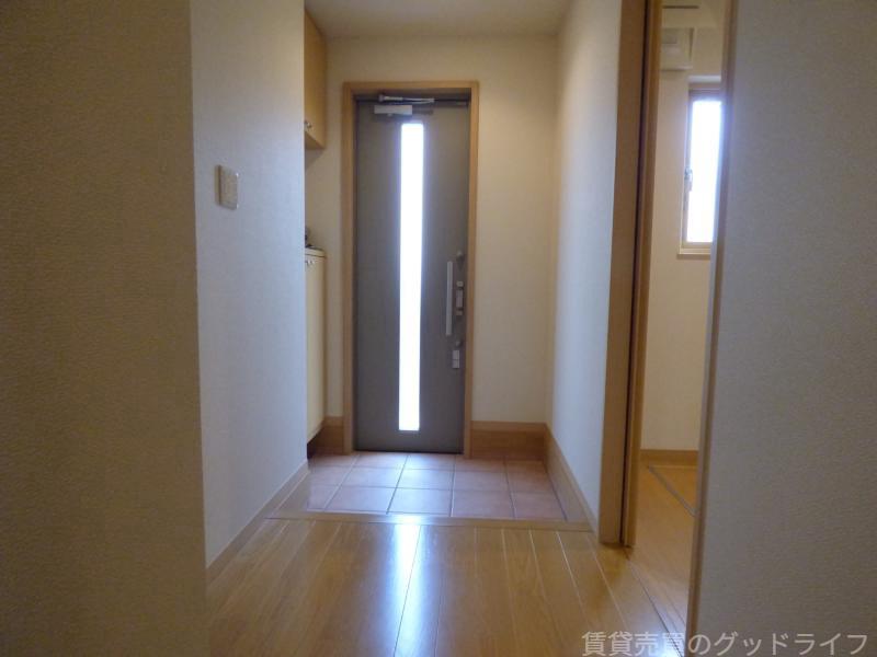 北白川伊織町戸建賃貸の玄関写真