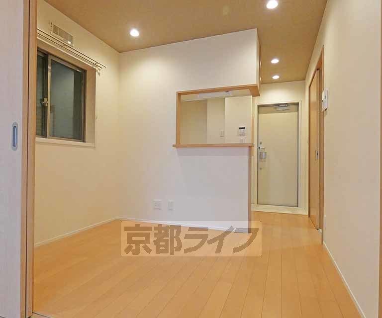 京福電鉄北野線 北野白梅町駅 徒歩39分 2階建 築5年の居間写真