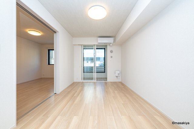 居室・リビング　写真は同じ建築会社の近いタイプです。色、仕様は異なります。