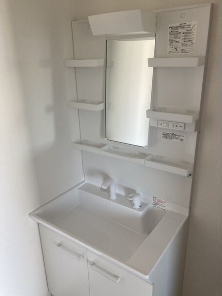 洗面設備　シャワードレッサー付きです！