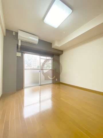 地下鉄千日前線 阿波座駅 徒歩3分 10階建 築23年の居間写真