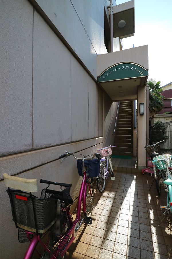 京急大師線 港町駅 徒歩9分 3階建 築25年の外観写真