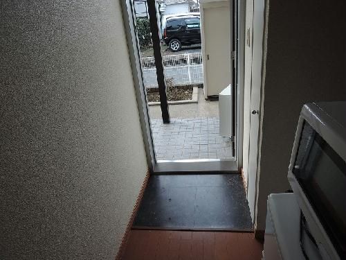 レオパレスサンテラーの玄関写真