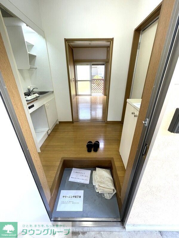 玄関　※別部屋参考写真