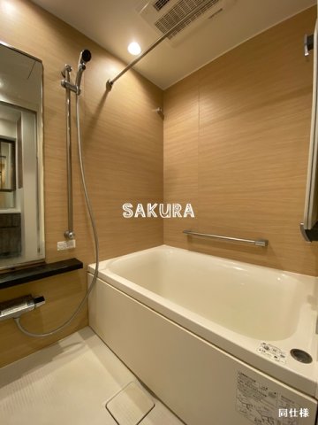 バス・シャワールーム　追い焚き・浴室乾燥機付きです♪