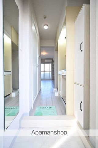 東急多摩川線 矢口渡駅 徒歩6分 5階建 築40年の玄関写真