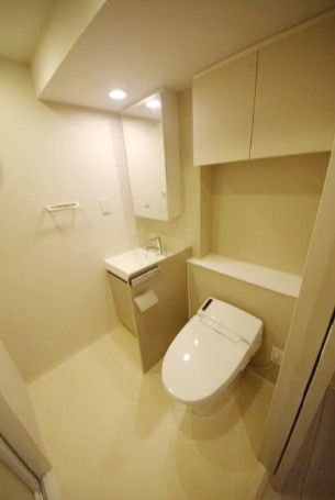 トイレ　参考写真：別部屋タイプ