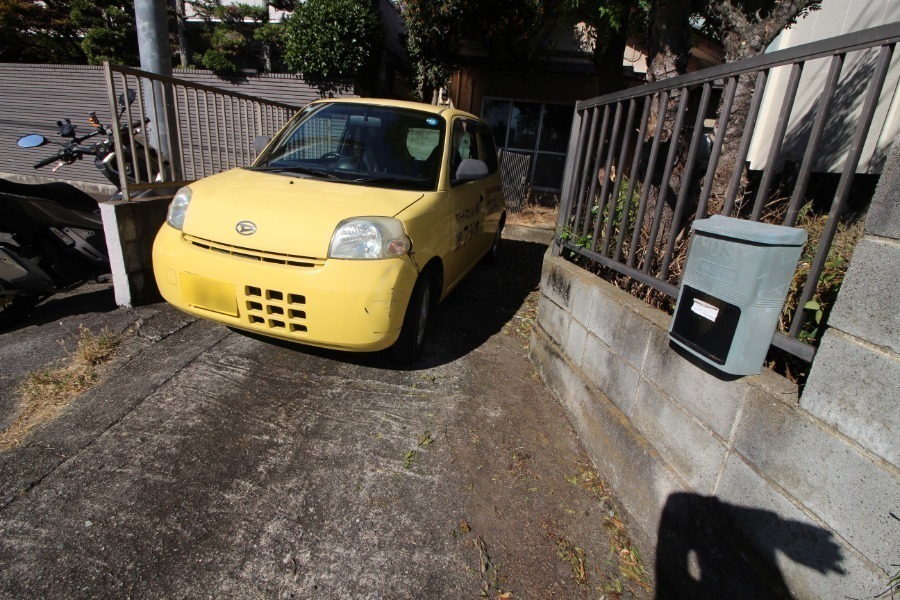 駐車場　駐車場