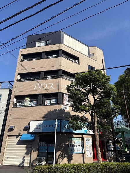 建物外観　目の前にイオンのある好立地の物件です。