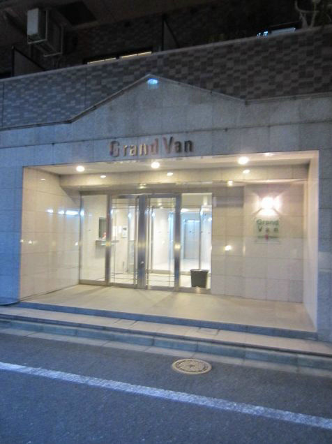 その他　仲介手数料は賃料の半月分です