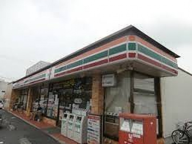コンビニ　セブンイレブン岡山新保店（コンビニ）まで384m