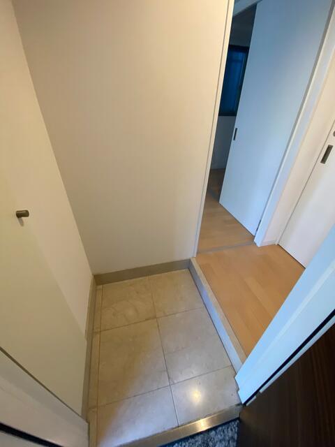 玄関　※別部屋参考写真