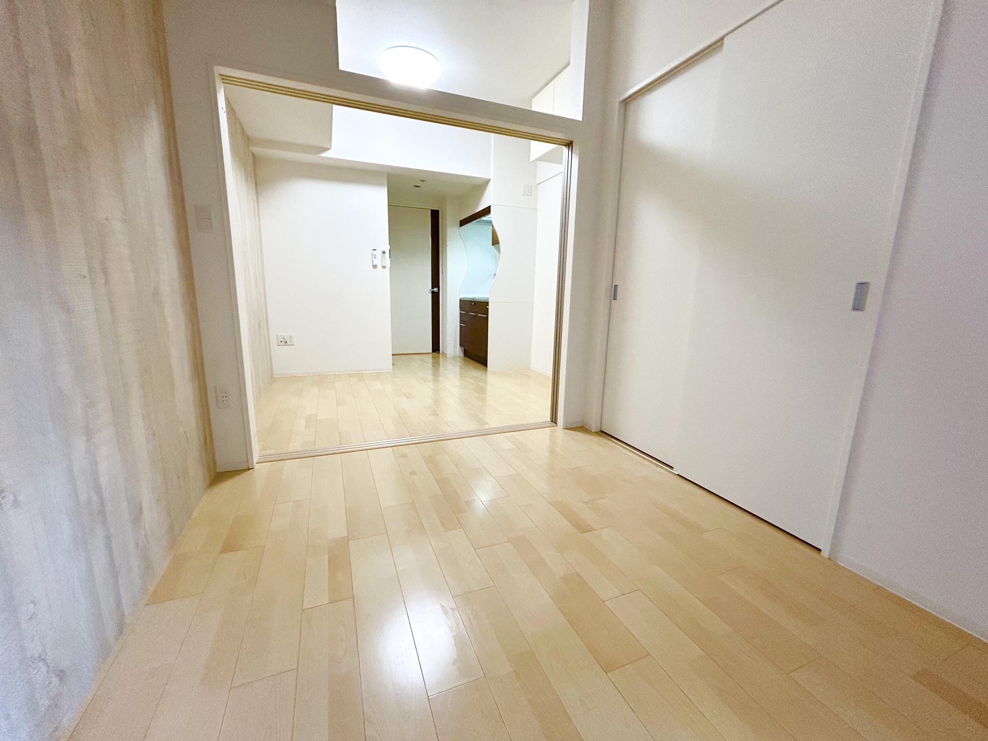 地下鉄御堂筋線 新大阪駅 徒歩10分 15階建 築9年の内装写真