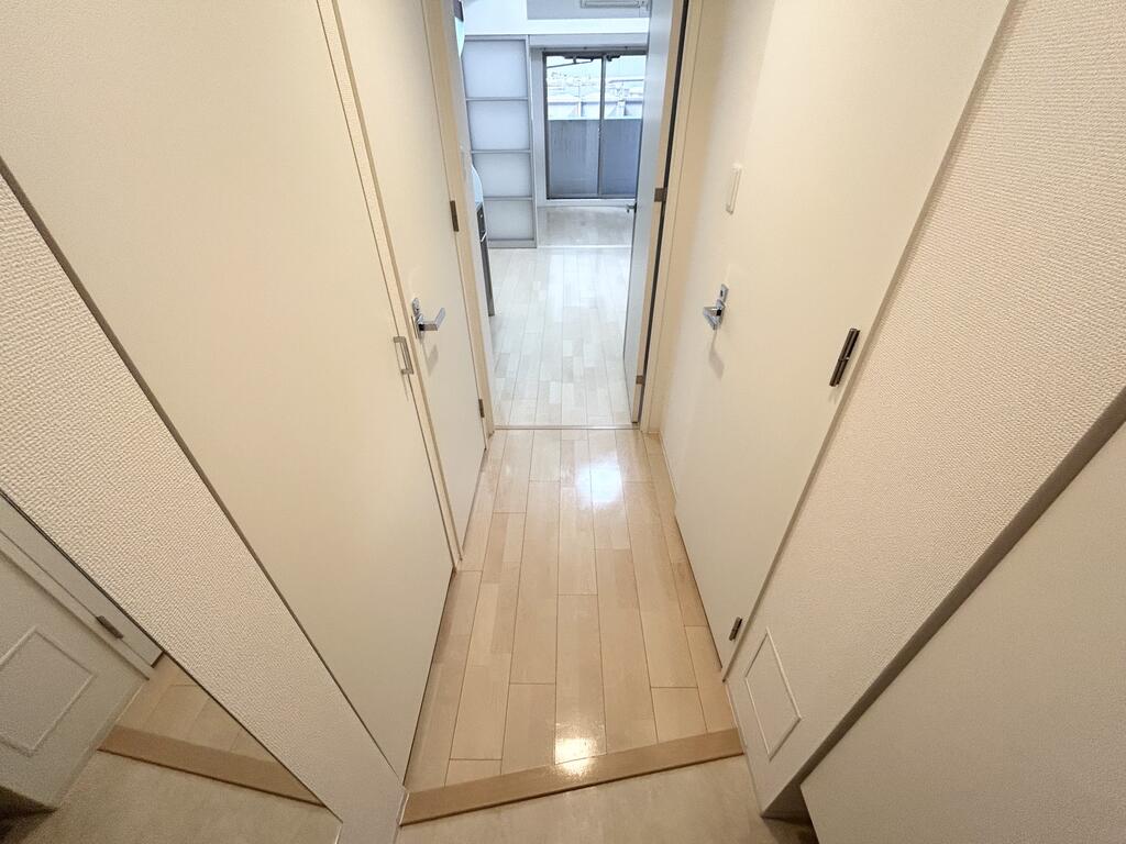 地下鉄御堂筋線 新大阪駅 徒歩10分 15階建 築9年の玄関写真