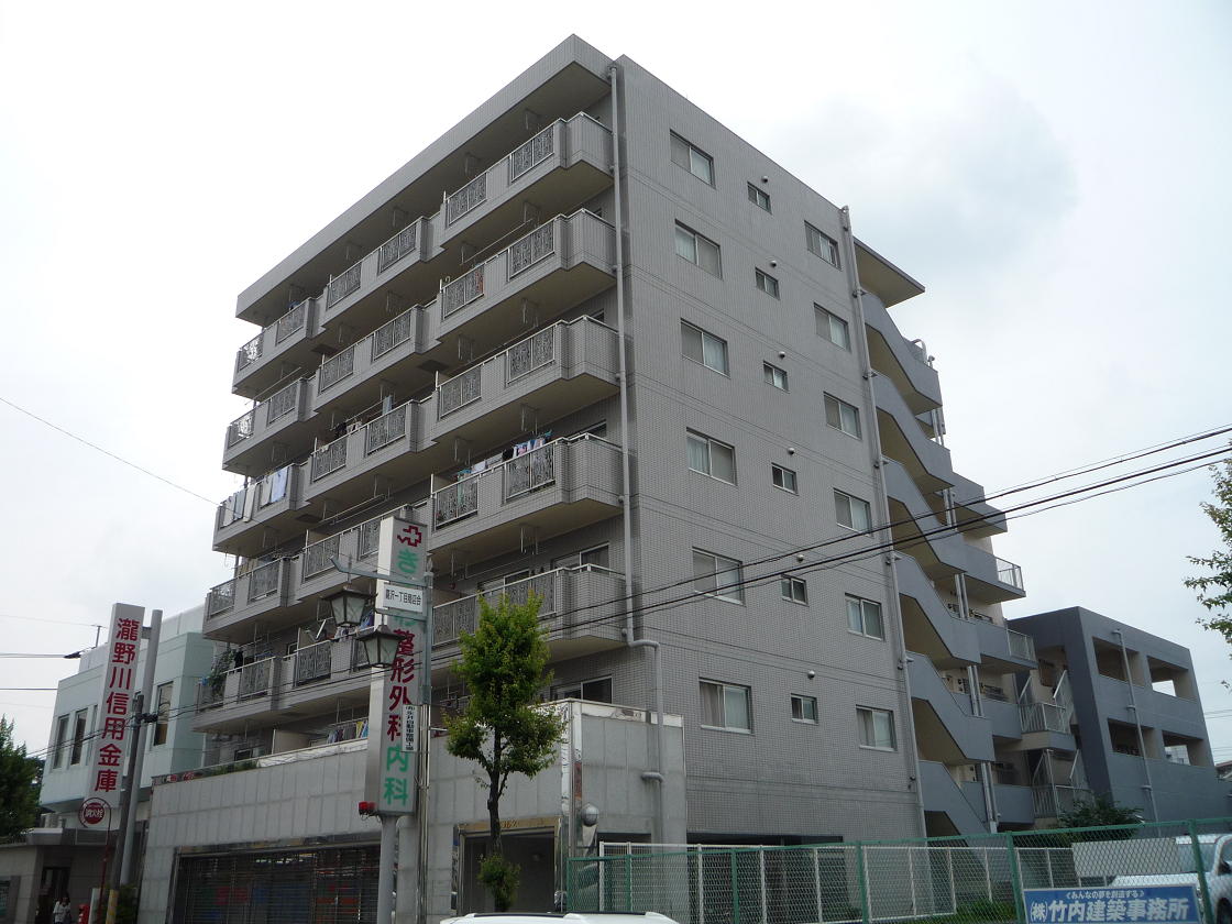 戸田市中町のマンションの建物外観