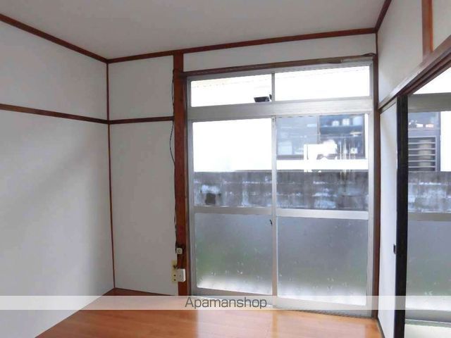 花の木住宅 三戸建の居間写真