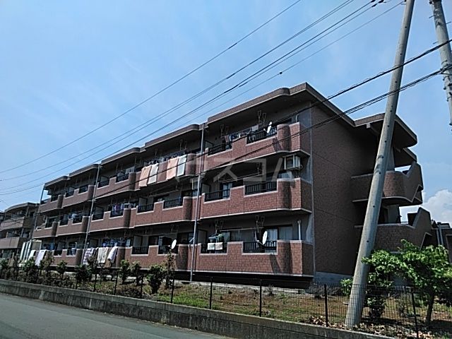 富士市三ツ沢のマンションの建物外観