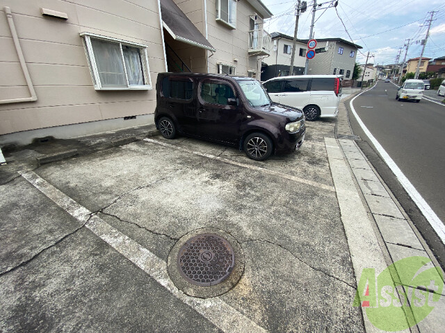 【コーポ高原の駐車場】