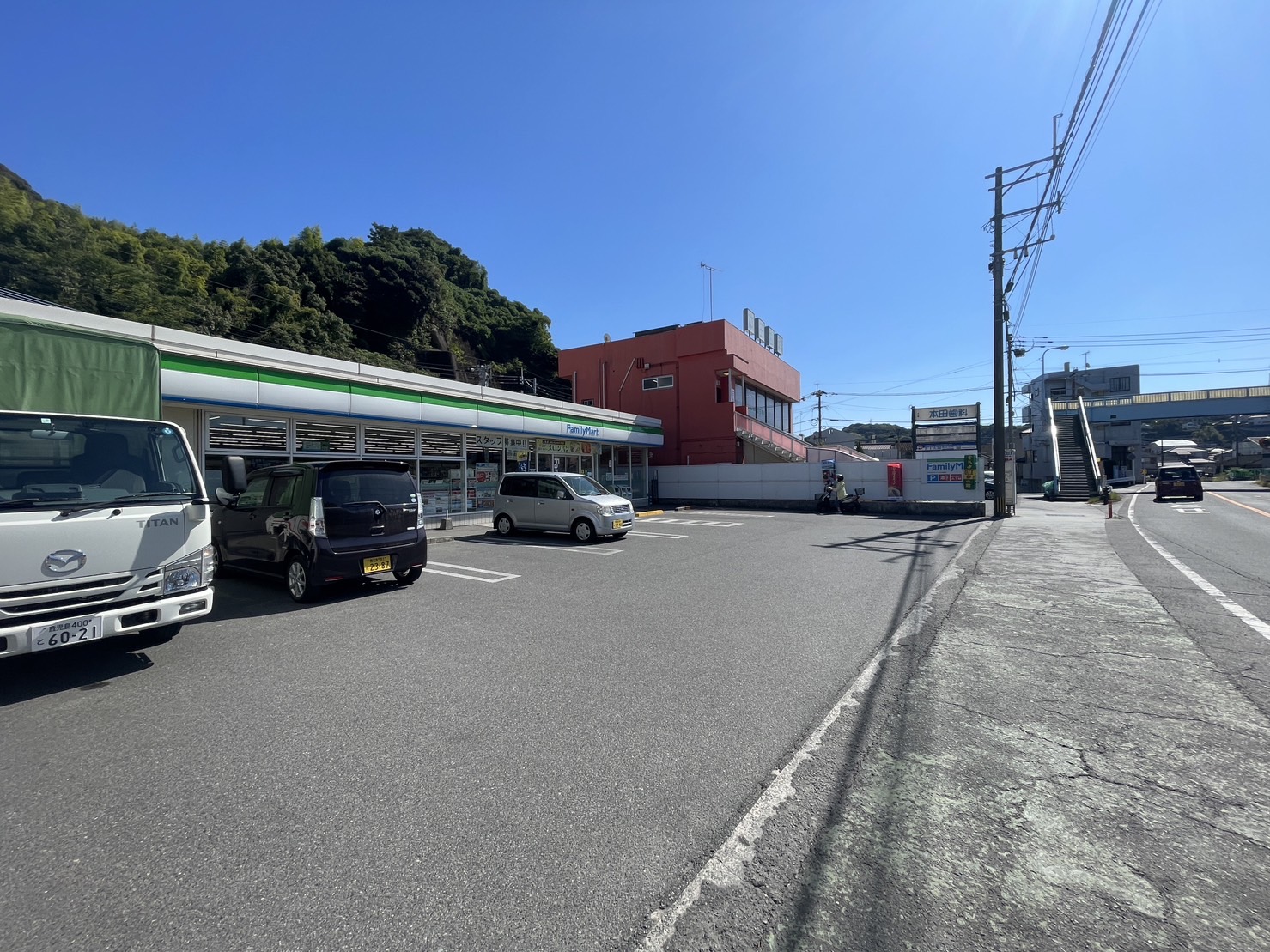 コンビニ　ファミリーマート田上小前店（コンビニ）まで235m