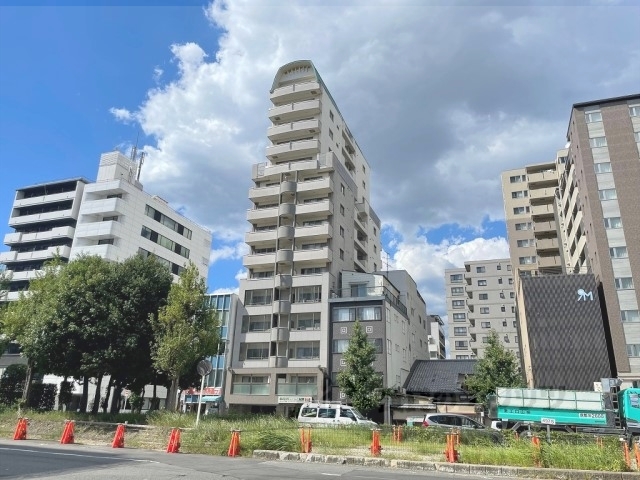 京都市下京区平屋町のマンションの建物外観