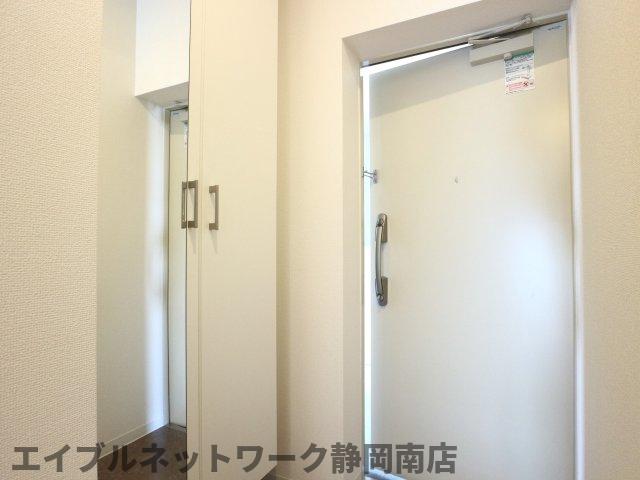 玄関　ゆったりとした玄関です