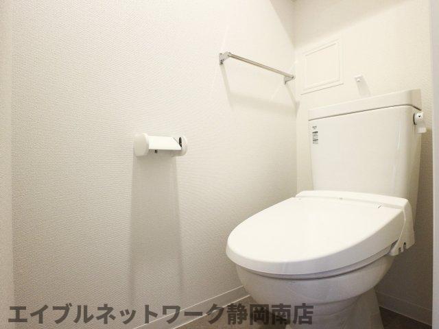 トイレ　落ち着いたトイレです
