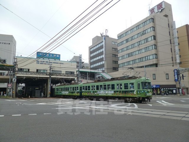 【大津市湖城が丘のマンションの玄関】