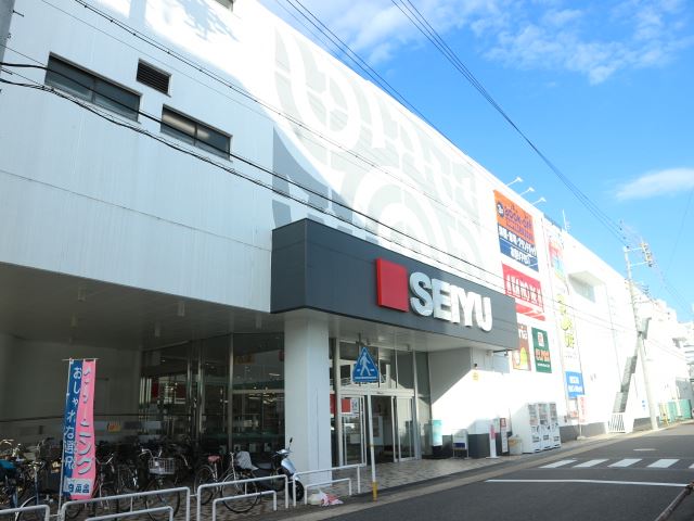 【アルカディアII牧の里のショッピングセンター】
