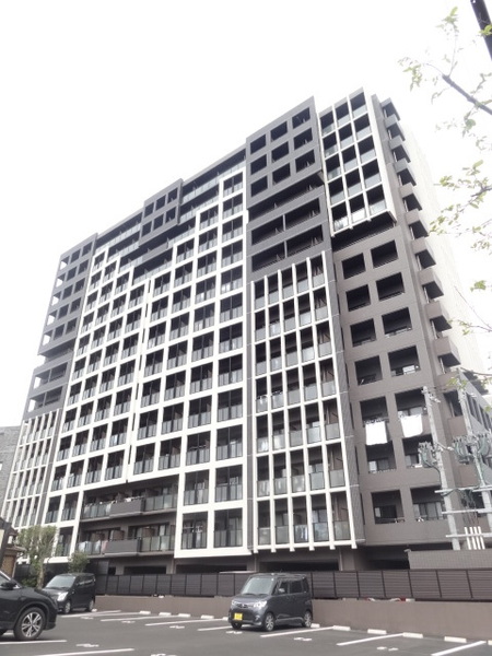 【北九州市戸畑区牧山のマンションの建物外観】