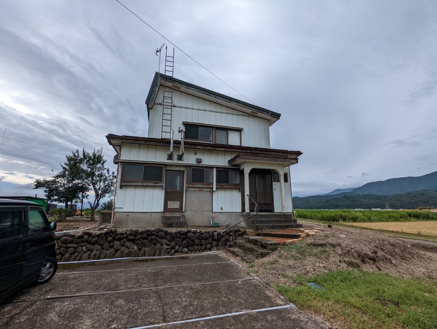 妙高市飛田　貸家の建物外観