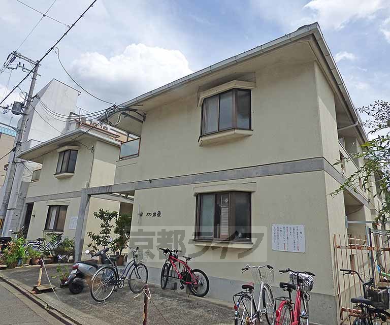 京都市北区平野上柳町のアパートの建物外観