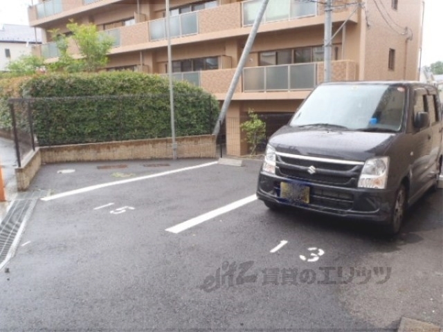 【大津市大江のアパートの駐車場】