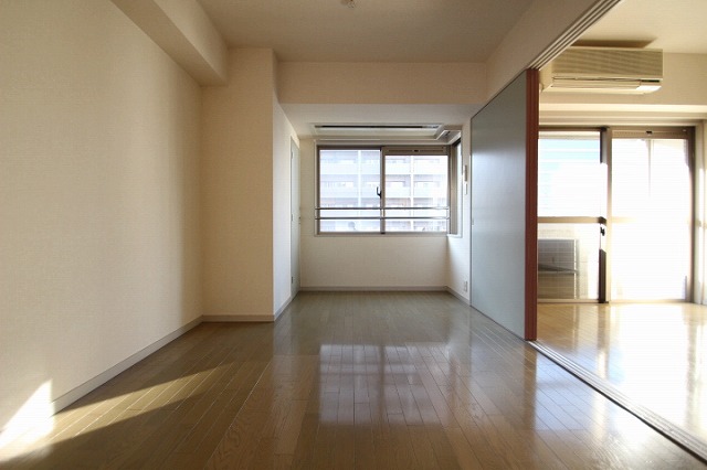 居室・リビング　同物件別号室の写真です。