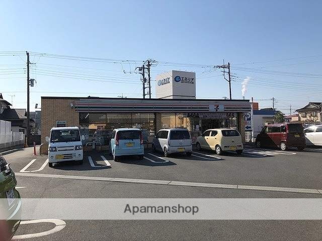 コンビニ　セブンイレブン（コンビニ）まで706m