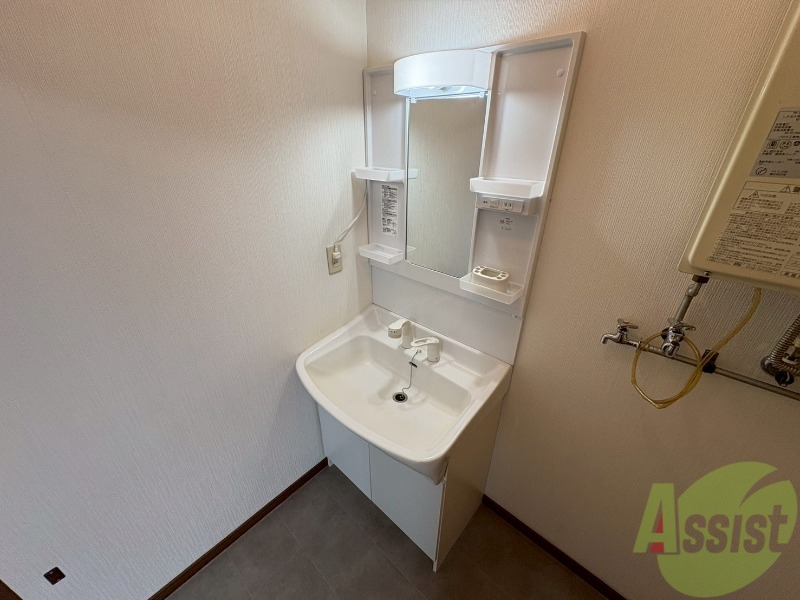 洗面設備　シャンプードレッサー。身支度はここでばっちり。