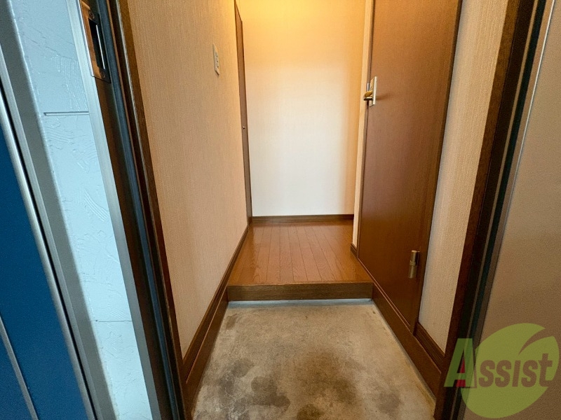 玄関　玄関からの様子を撮影してみました。動線になります。