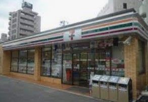 コンビニ　セブンイレブン新宿下落合駅北店（コンビニ）まで60m
