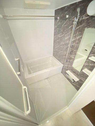 バス・シャワールーム　※同タイプの写真となります。