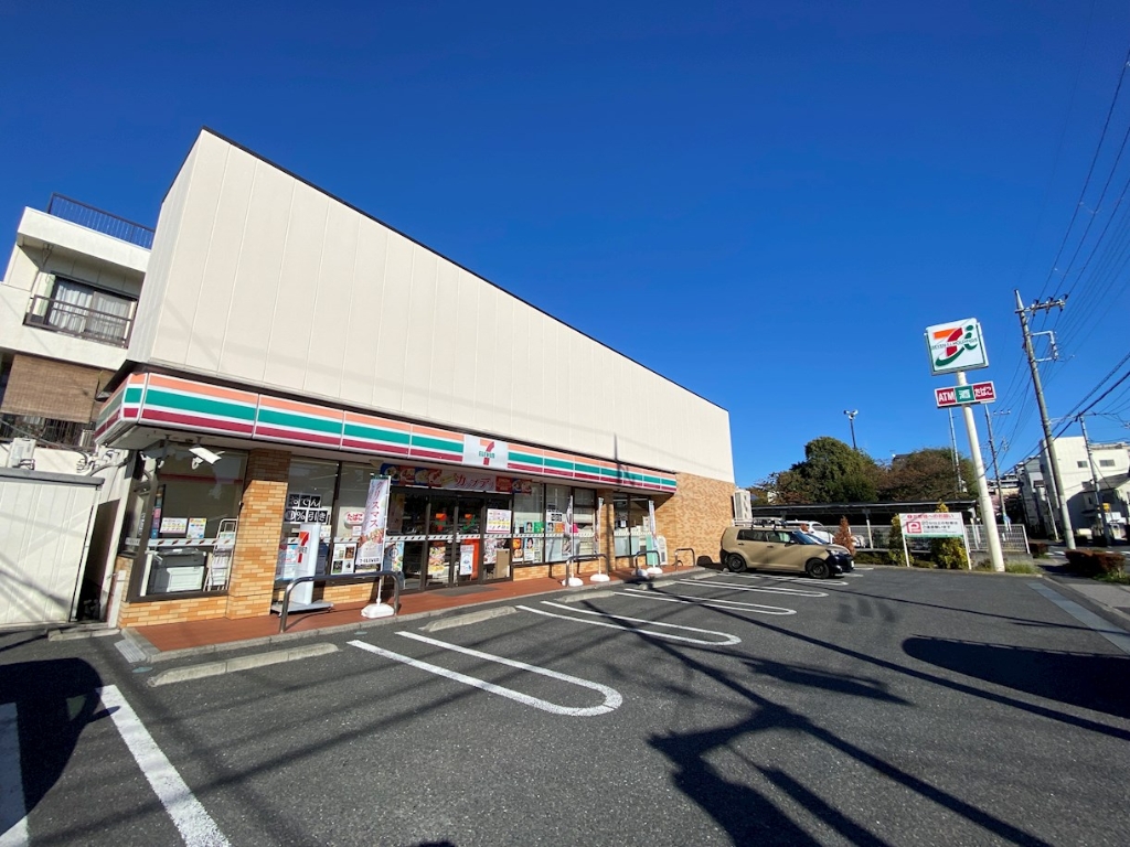 コンビニ　セブンイレブン 足立東和2丁目店（コンビニ）まで371m
