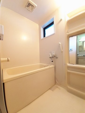 バス・シャワールーム　ゆったり過ごせるお風呂です