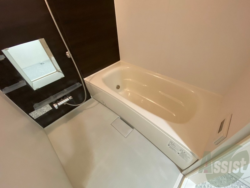 バス・シャワールーム　お風呂になります。一日の疲れを癒してくださいね。