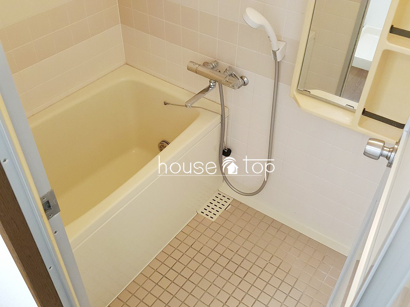 バス・シャワールーム　追い焚き機能付きバス！浴室換気乾燥機も付いていますよ♪