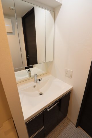 洗面設備　広い洗面スペース
